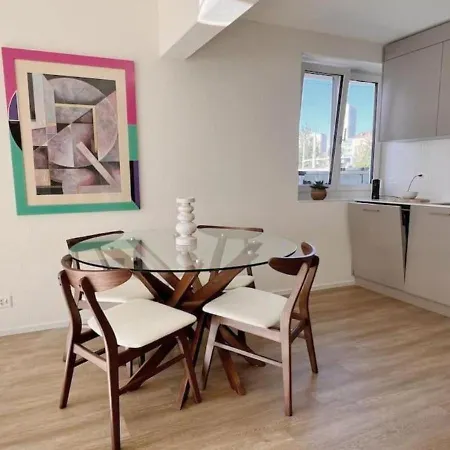 Spacious Floor For 8 Guests -10- * زيورخ
